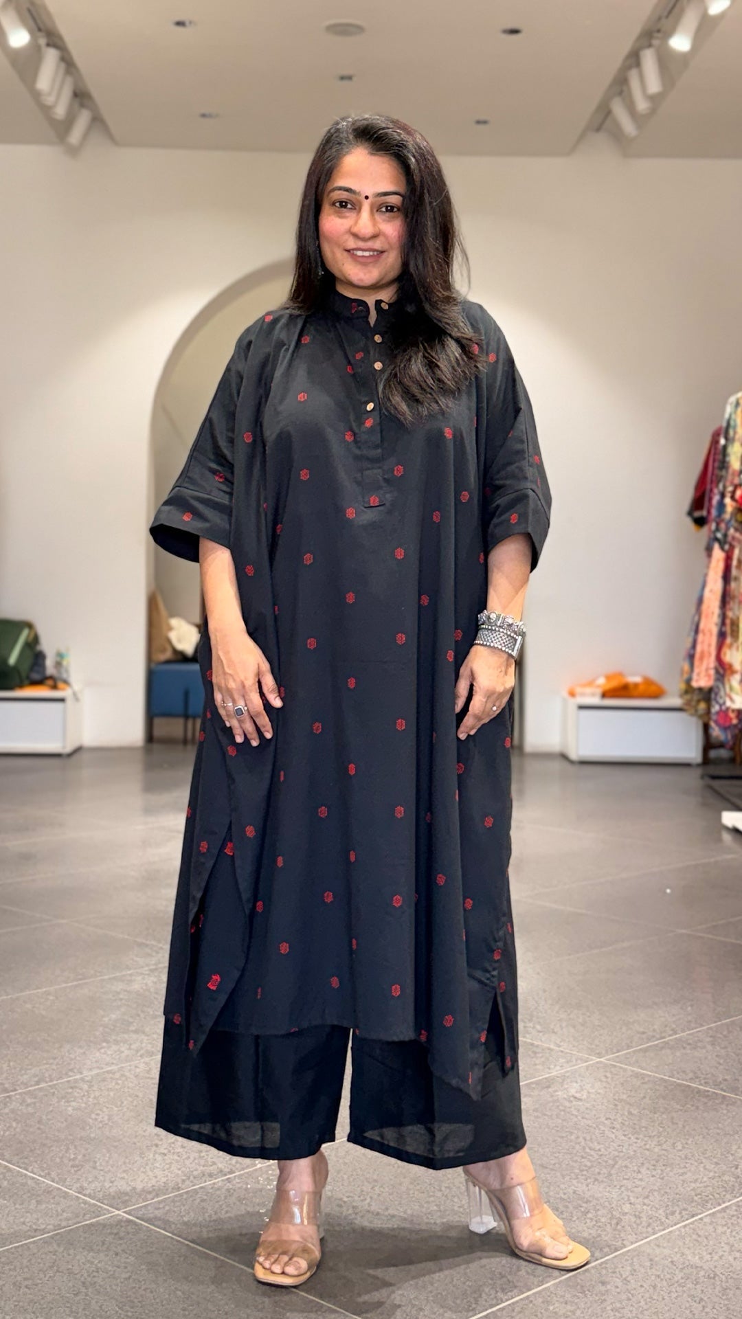 Chavvi handwoven kaftan co-ord  - Black