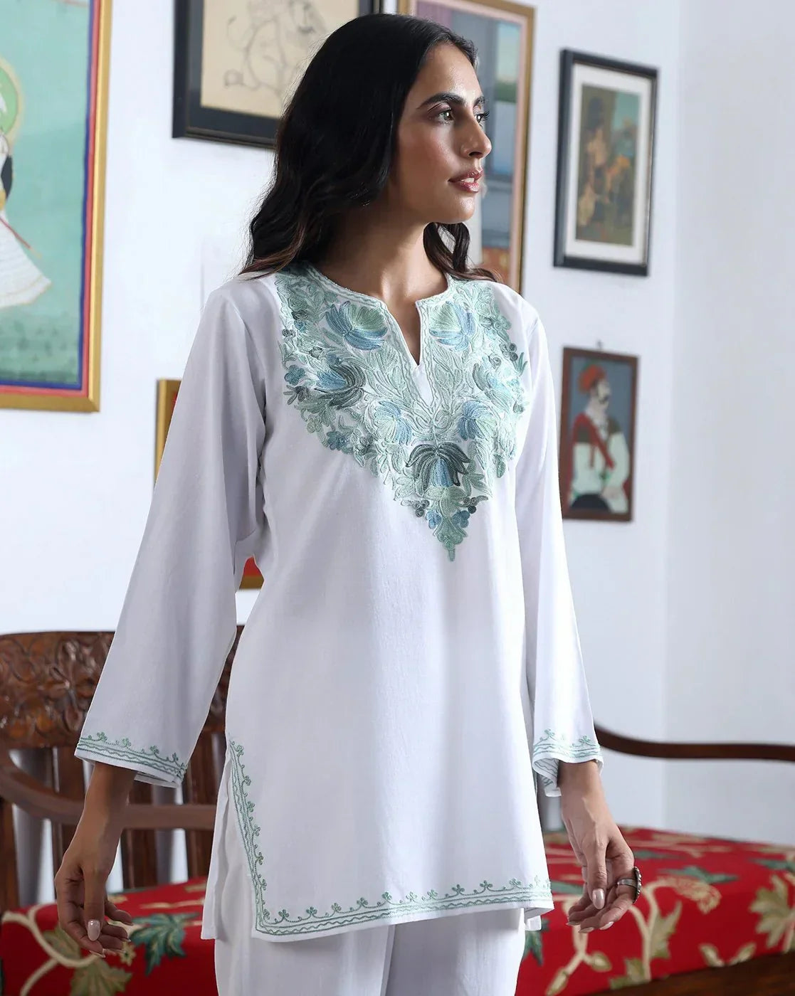 Saanchi White Cotton Embroidered Short Kurta