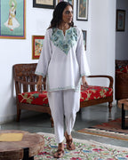 Saanchi White Cotton Embroidered Short Kurta