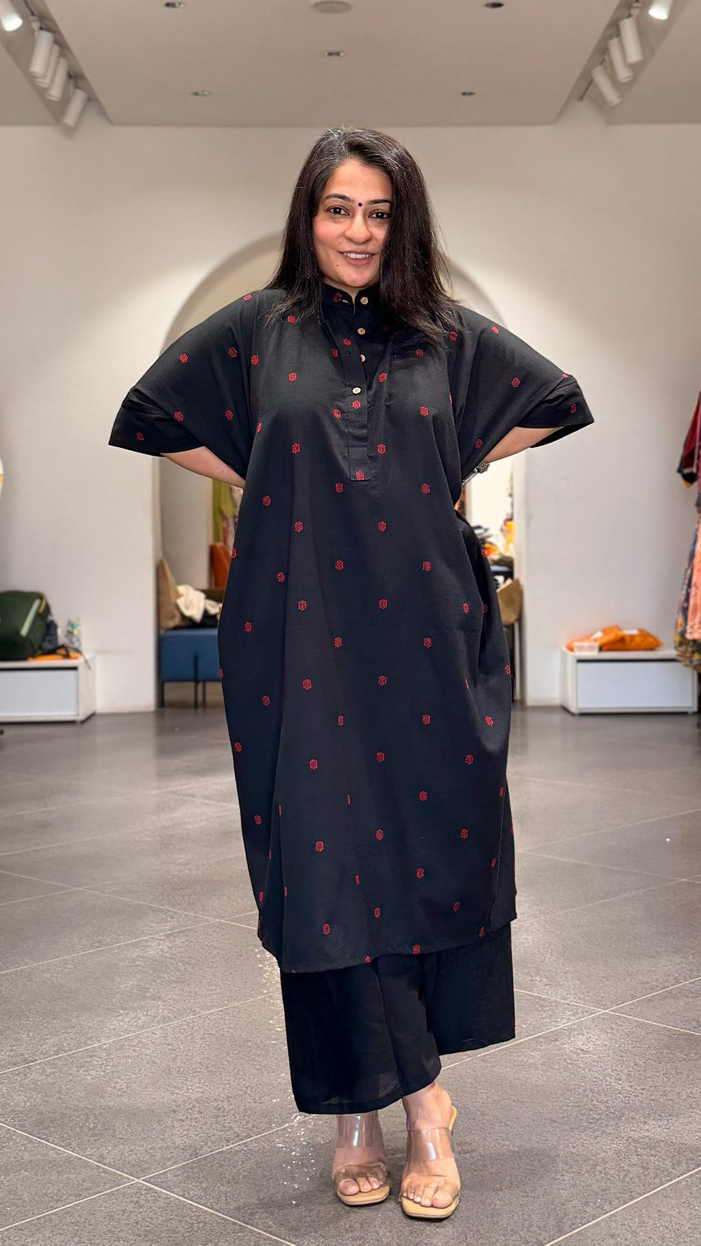Chavvi handwoven kaftan co-ord  - Black