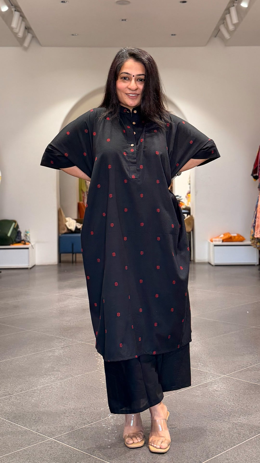 Chavvi handwoven kaftan co-ord  - Black