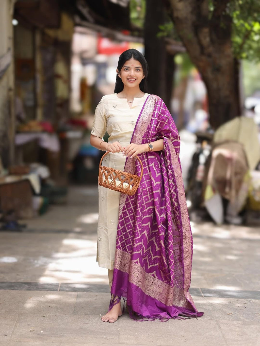 Yashoda Shrungar Tissue Handwork Kurti Banarasi Set