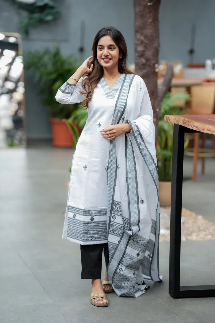 Eshika Pure Linen Suit Set