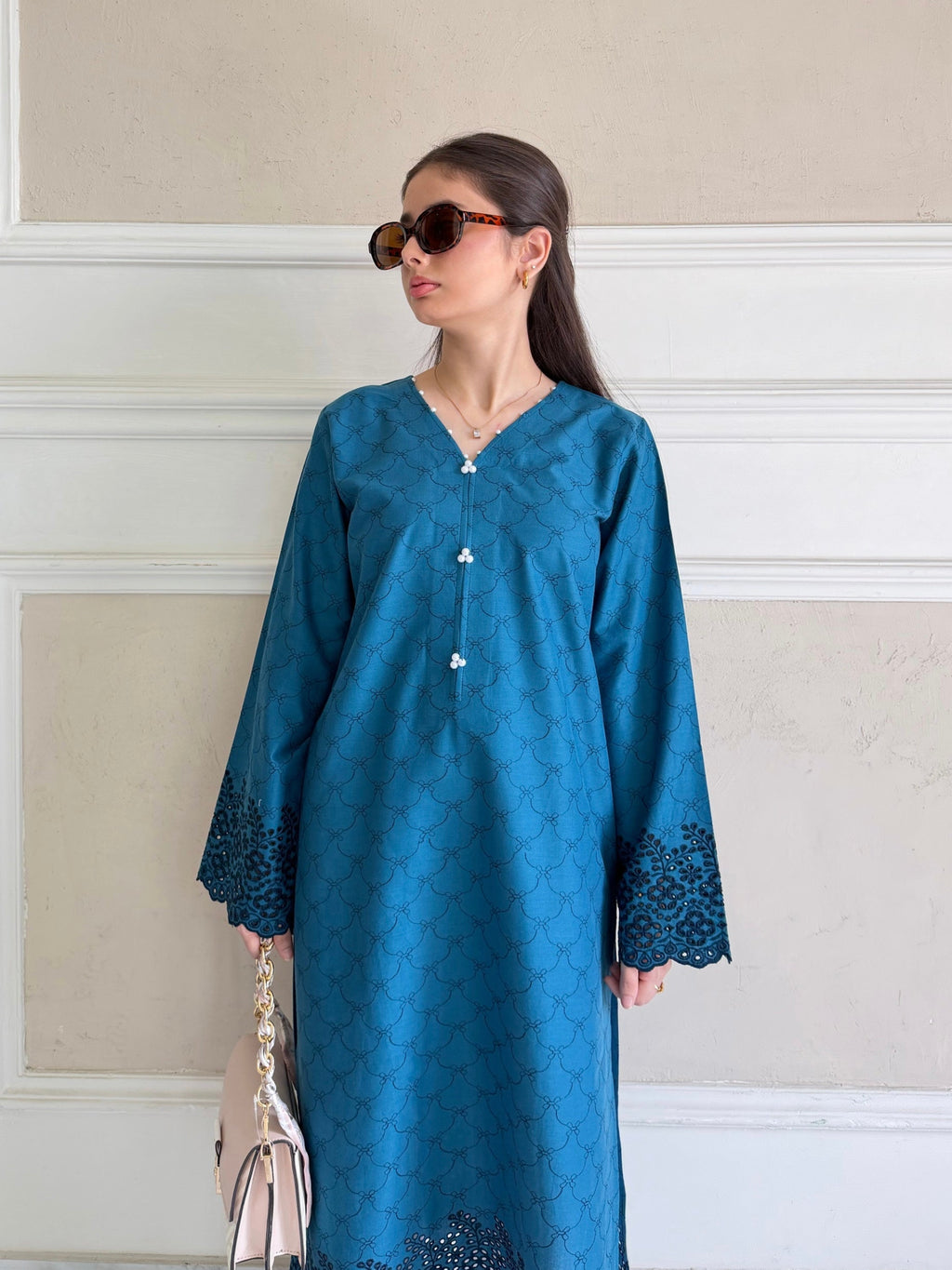 Vion - Fully Embroidered Kurta