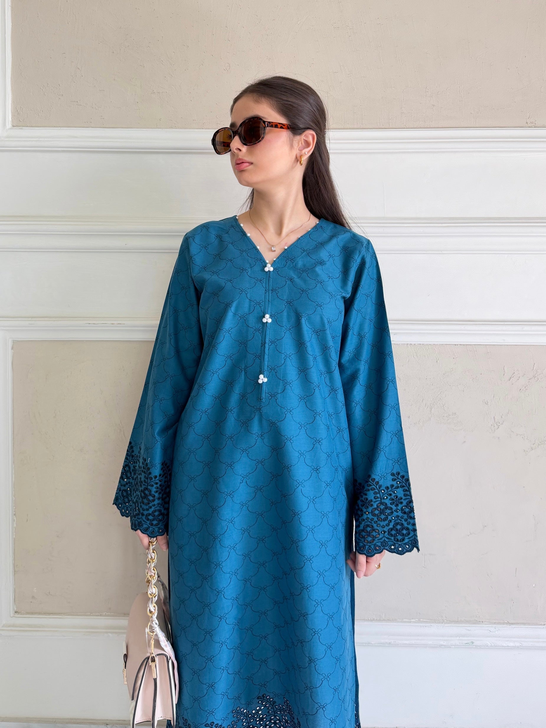 Vion - Fully Embroidered Kurta