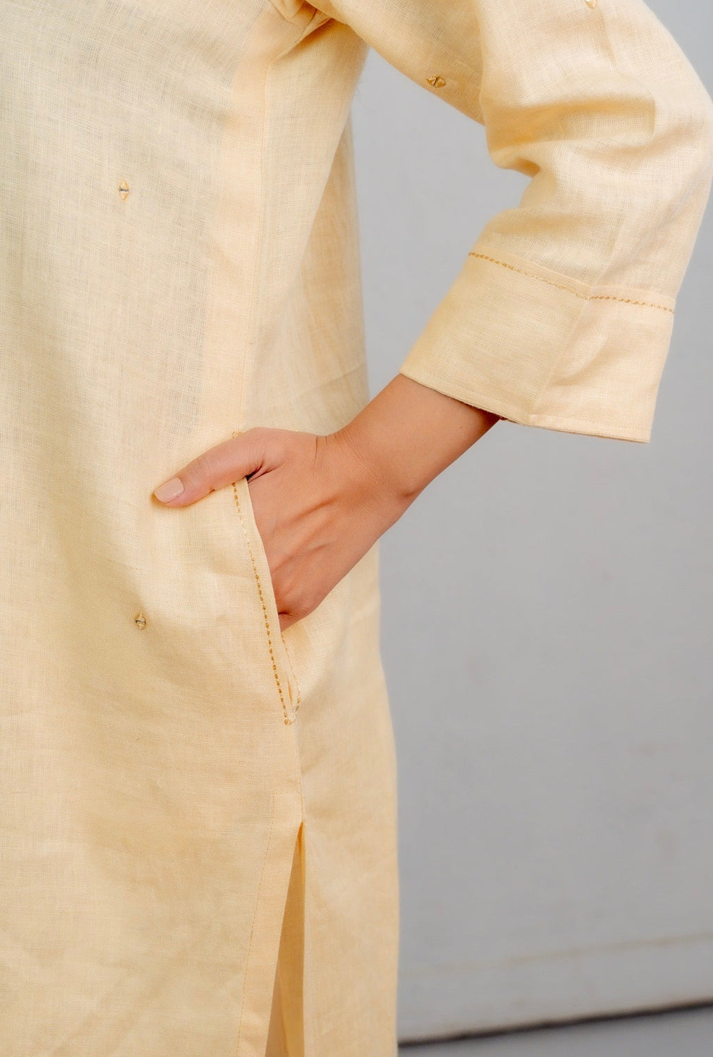 Mellow Yellow-White Linen Pair