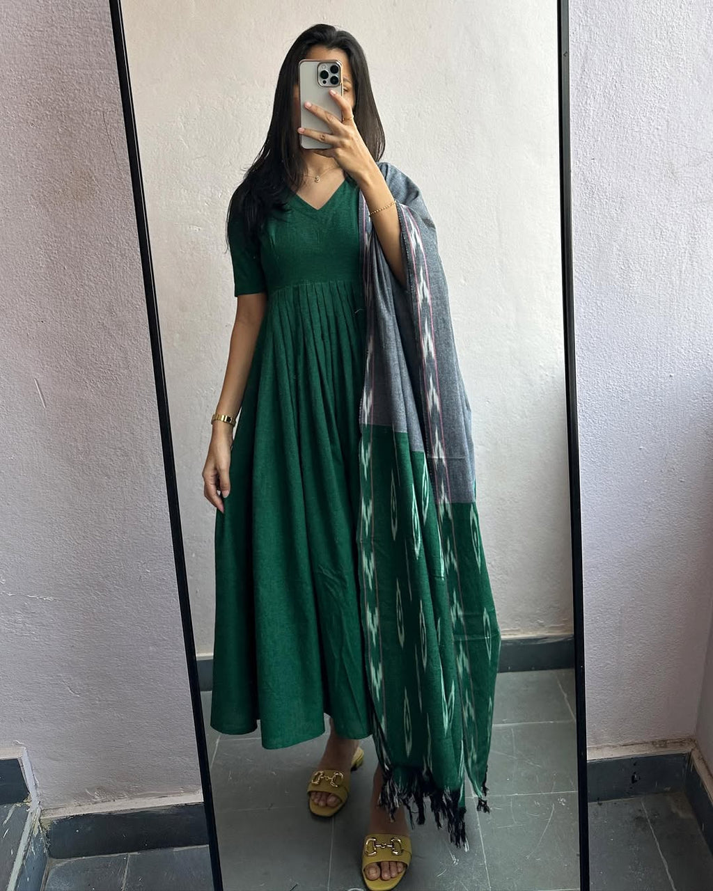 Charusha Sharanya Green Suit Set