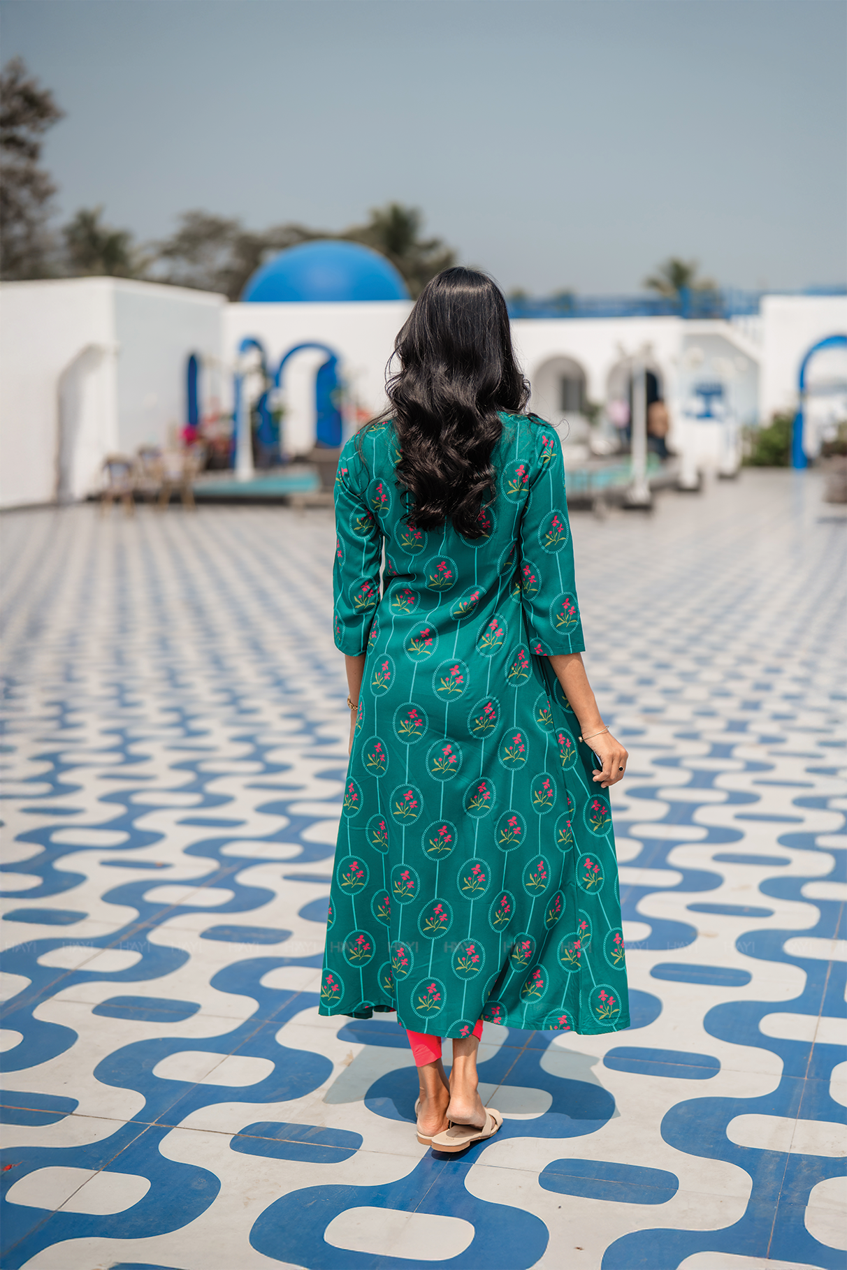 Aara Bloom Green Viscose A-Line Kurta with V-Neck & 3/4th Sleeves