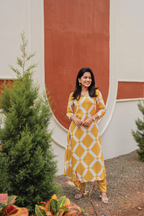 Lemon Prism Yellow Viscose Co-ord with V-Neckline & 3/4th Sleeves