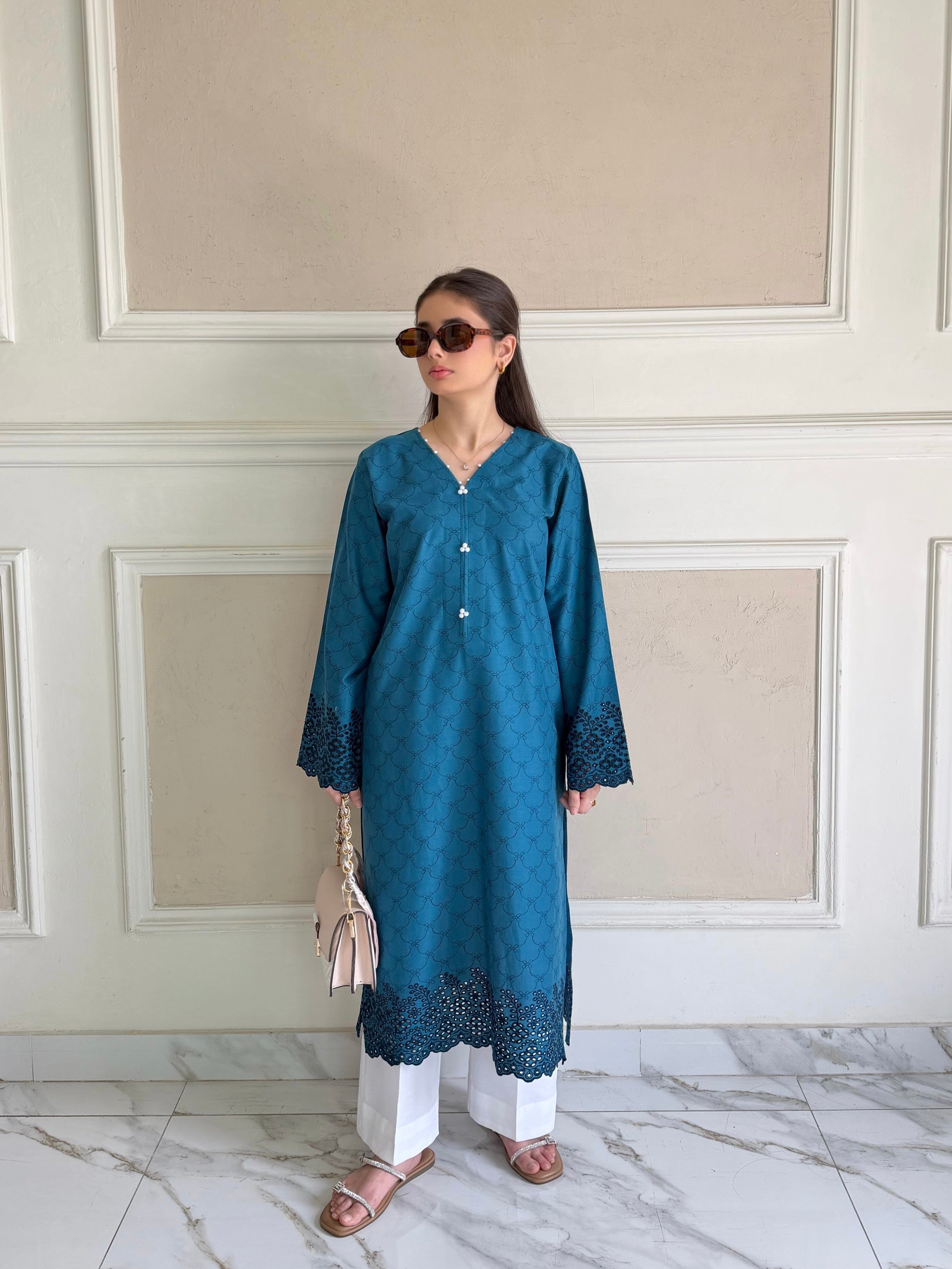 Vion - Fully Embroidered Kurta