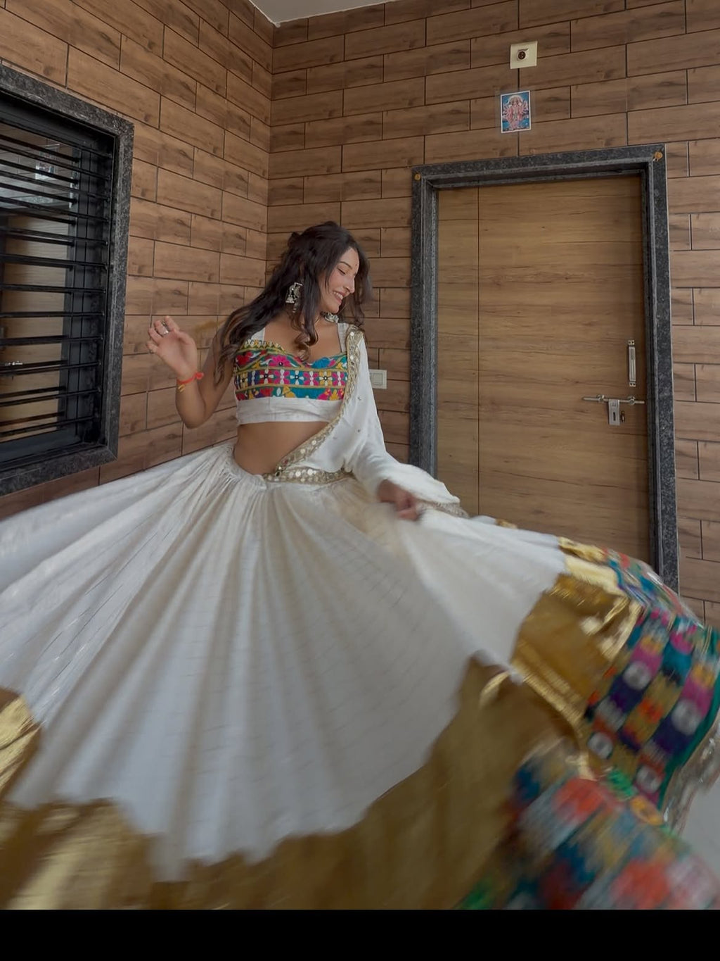 Rajwadi Rang White Foil Work Navratri Lehenga Choli