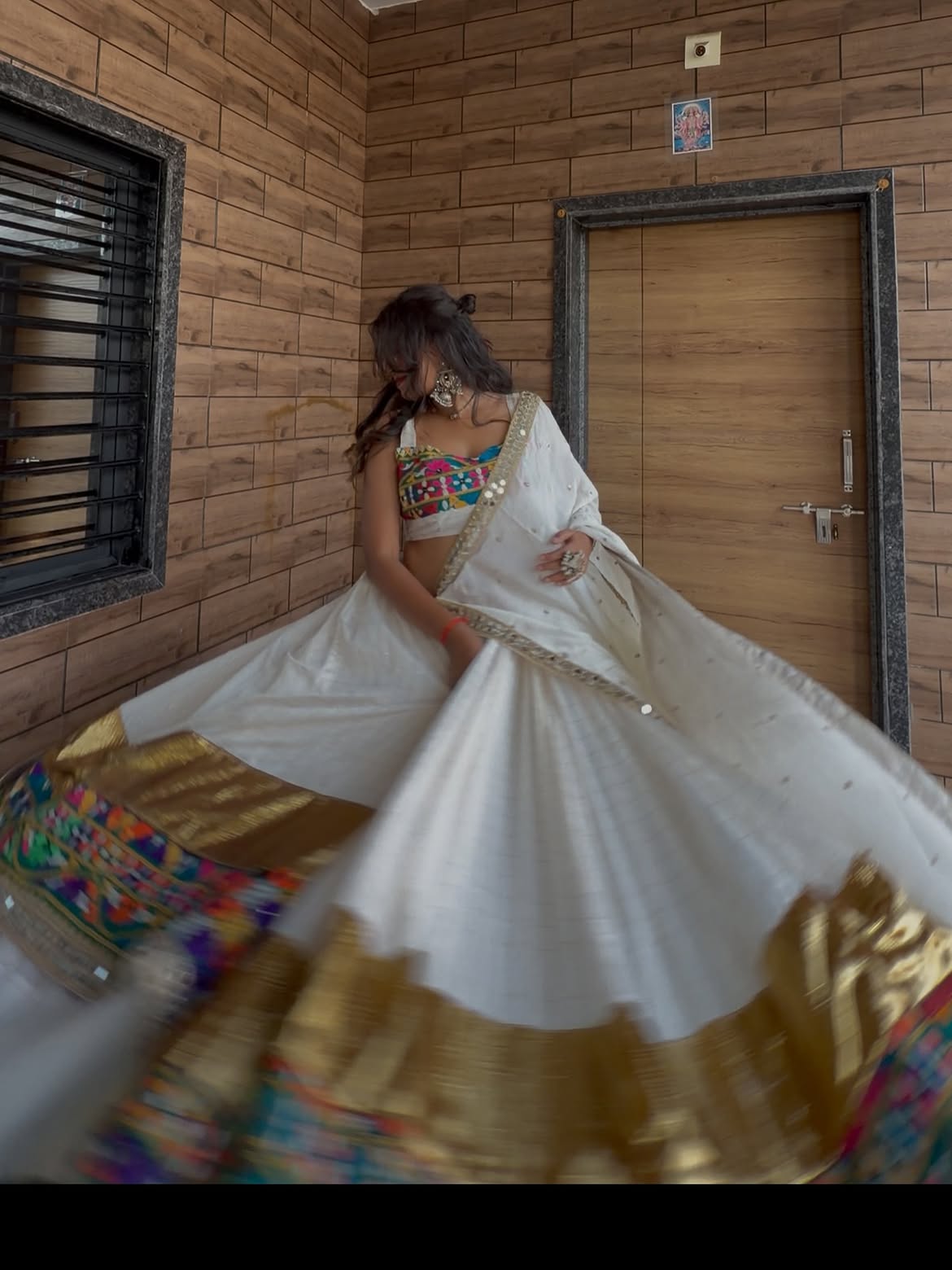 Rajwadi Rang White Foil Work Navratri Lehenga Choli