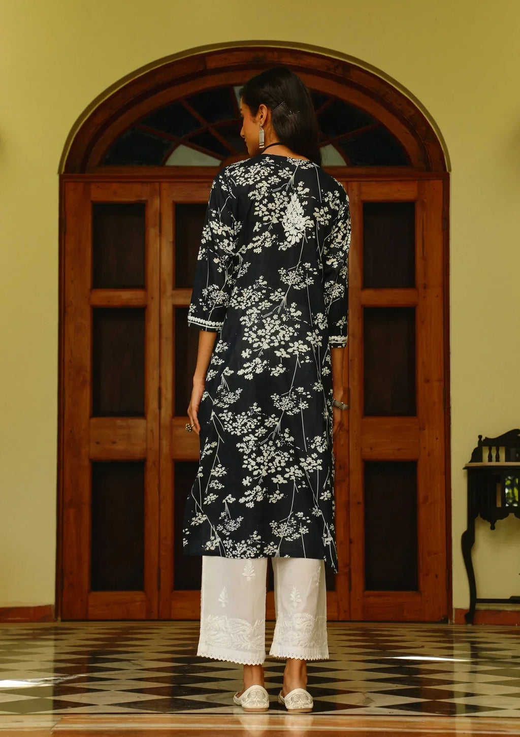 Anaya White Chikankari Mulmul Kurta