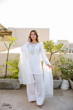 Pihu Ivory Hand Embellished Kurta Set