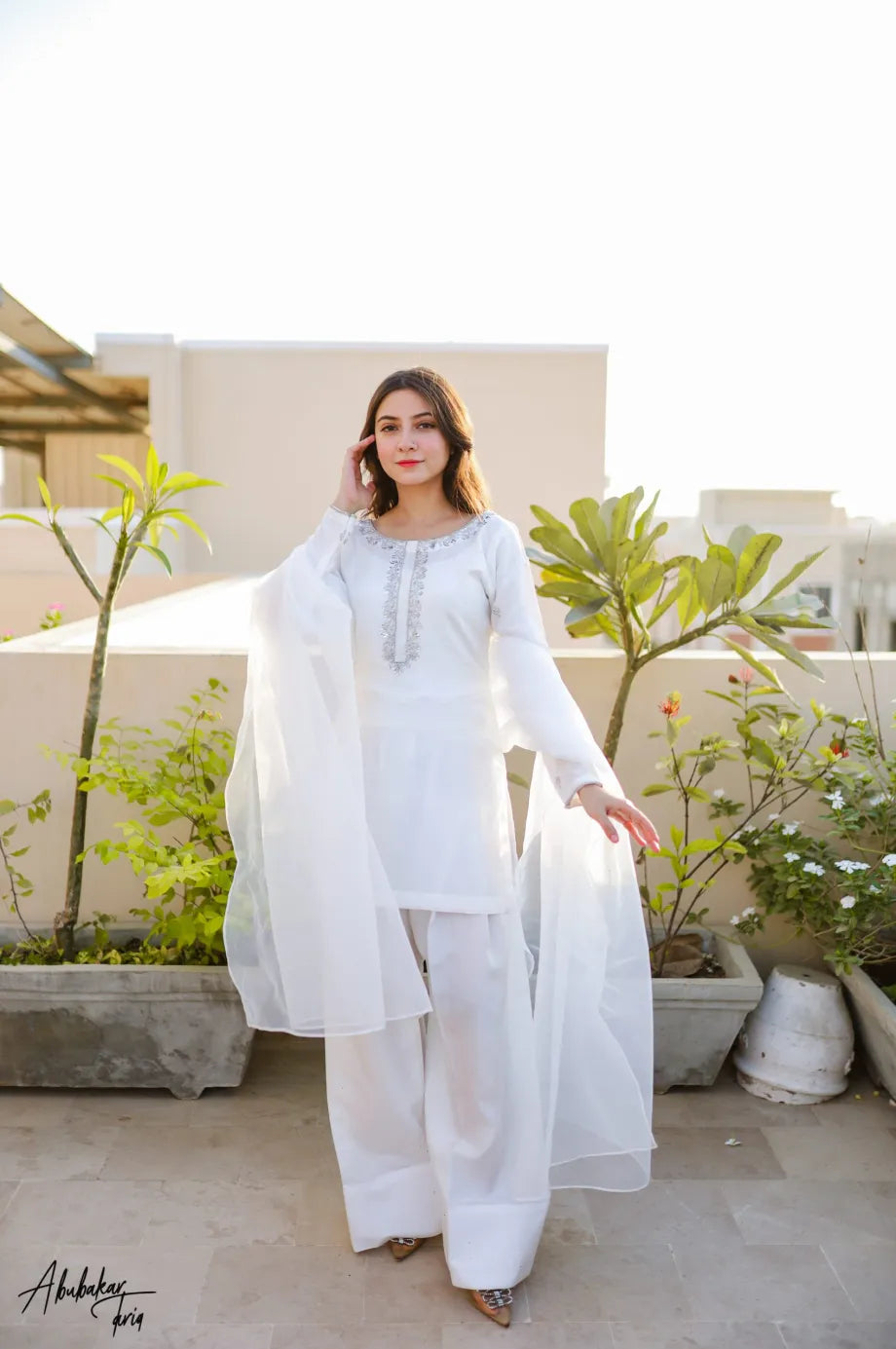 Pihu Ivory Hand Embellished Kurta Set