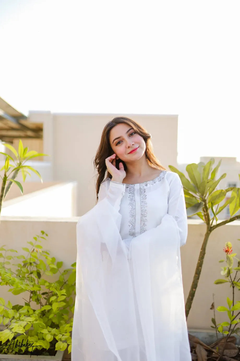 Pihu Ivory Hand Embellished Kurta Set