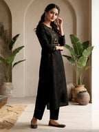 Niva's Women's Black Color Crepe Silk Solid Straight Kurta Pant Set