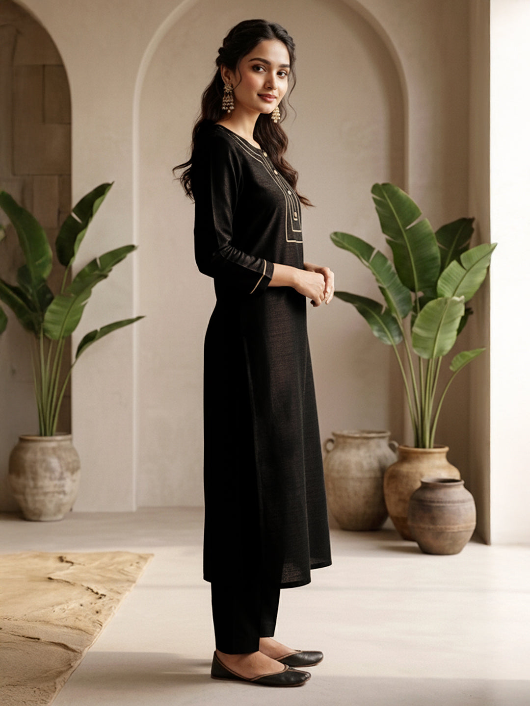 Niva's Women's Black Color Crepe Silk Solid Straight Kurta Pant Set