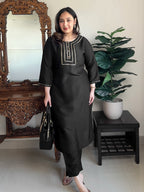 Niva's Women's Black Color Crepe Silk Solid Straight Kurta Pant Set