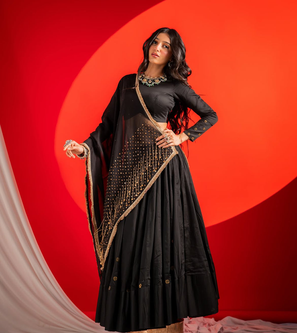 Raina Noir Royale Navratri Lehenga Choli