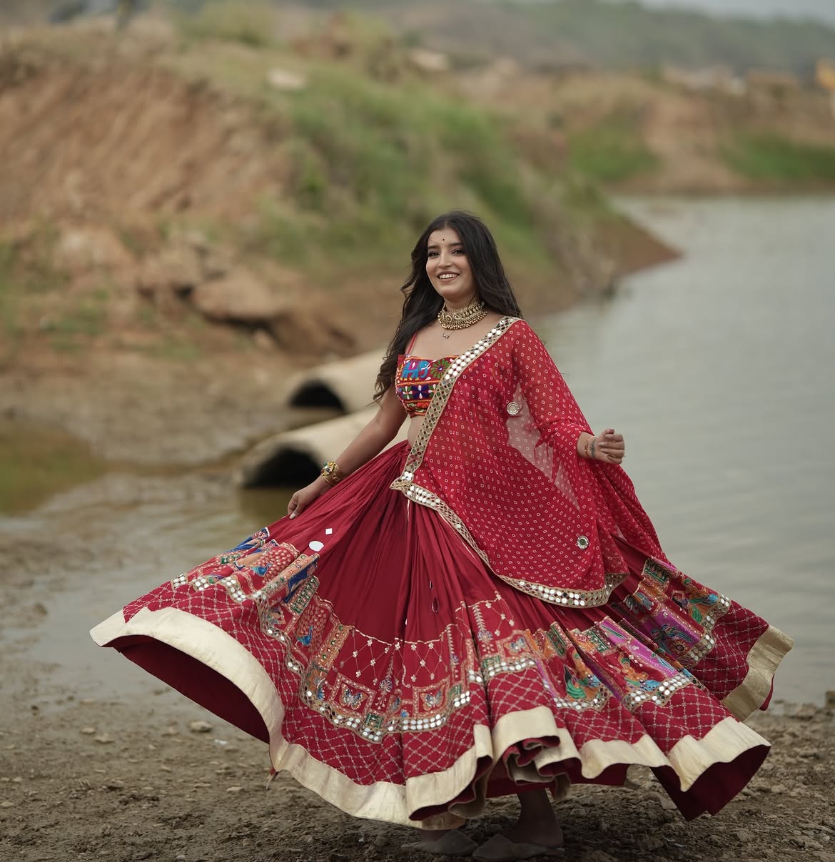 Rangilo Raas – Traditional Navratri Lehenga