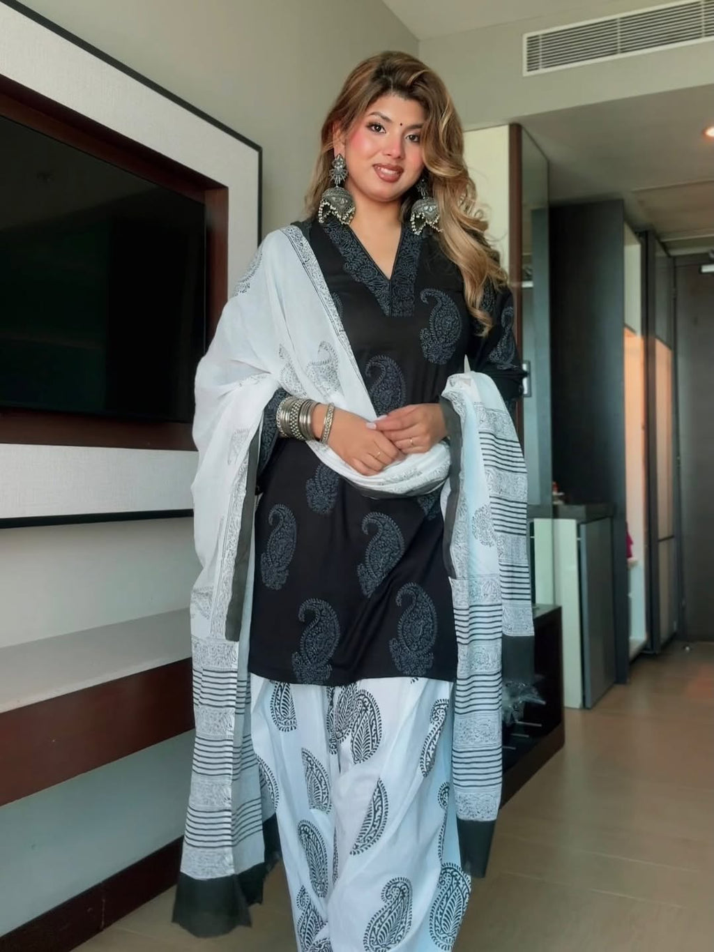Noor-E-Nazar Farsi Salwar Set